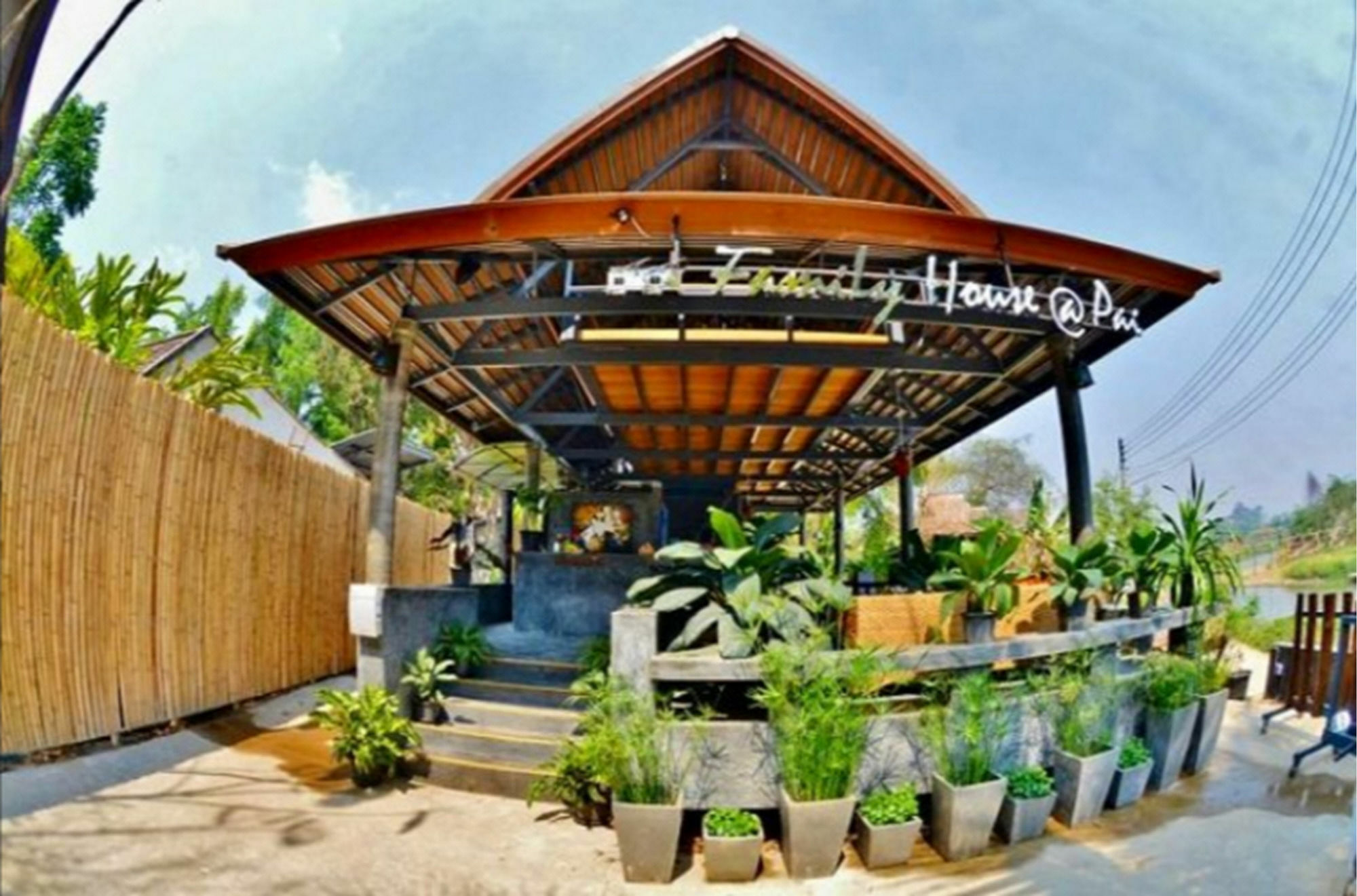 Family House @ Pai Hotel Exterior foto